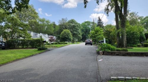 23 Cedar Ln, Chatham Township NJ 07928-1150 exterior