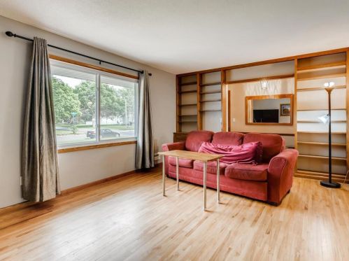 10700 Wren St, Minneapolis, MN 55433-4027