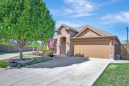 11244 Whispering Brook Ln, Fort Worth, TX 76140-6591