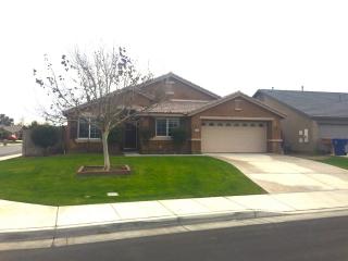 5001 Green Clover Ave, Bakersfield, CA 93313-5251