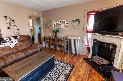 296 2nd St, Highspire PA  17034-1555 exterior