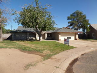 7538 College Dr, Phoenix, AZ 85033-1229