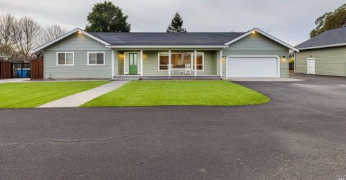 1857 Alice Dr, Penngrove CA  94951-9750 exterior