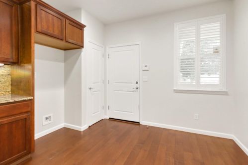 7500 Abbey Cir, Elk Grove CA  95757-5103 exterior