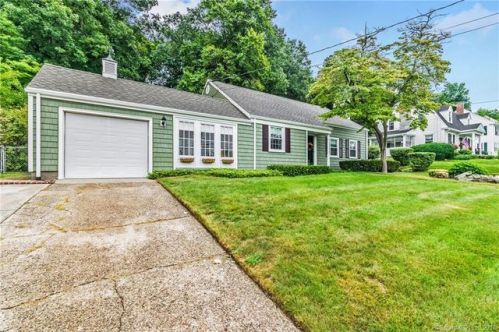 216 Oakland St, Bristol, CT 06010-4306