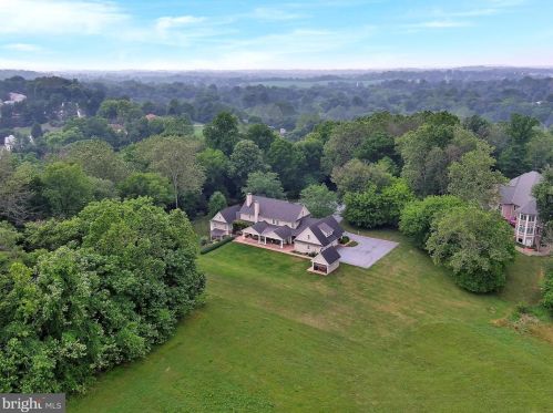 100 Woodfield Xing, Lancaster, PA 17602-4893