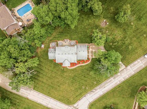 1070 Tudor Ln, Florence, KY 41042-9647