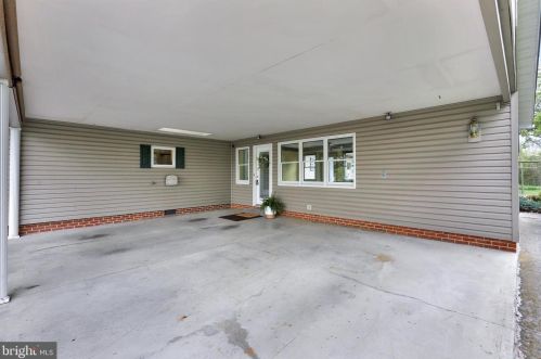974 Johnson Dr, Gettysburg, PA 17325-8971