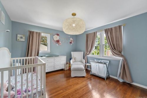 21 Yorkshire Dr, Airmont NY  10901-7217 exterior