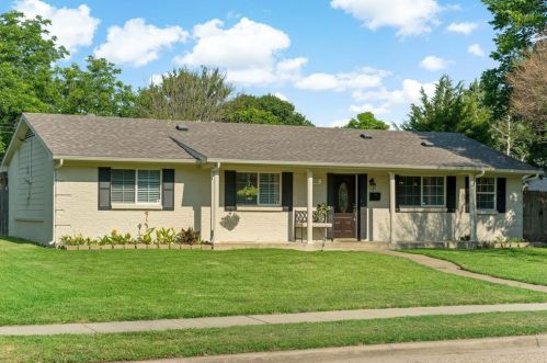 111 Briarcrest Dr, Richardson TX  75081-0043 exterior