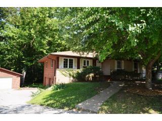 2721 69th St, Des Moines, IA 50322-4916