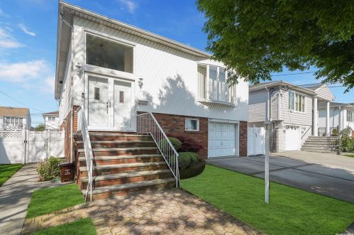 16230 88th St, Jamaica, NY 11414-3307
