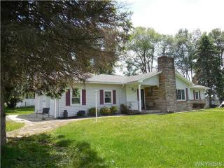 10551 Blue St, Delevan, NY 14042-9668