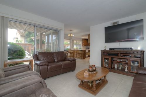 330 Pennsylvania Way, Placentia CA  92870-5030 exterior