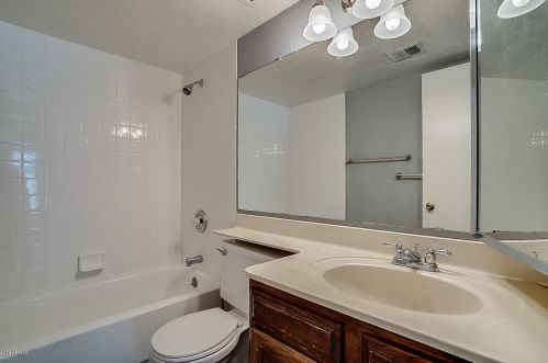 9641 37 Ave, Phoenix AZ 85053-4620 exterior