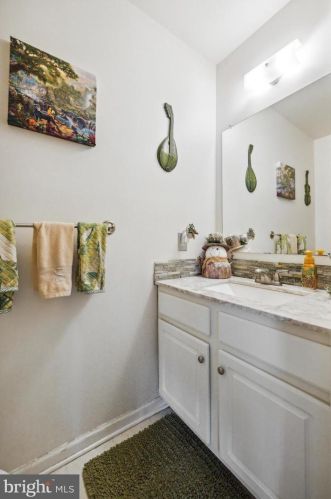 110 Richmond Ct, Harleysville PA  19438-3616 exterior