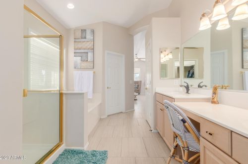 1833 Willow Tree Ct, Gilbert AZ  85234-4933 exterior