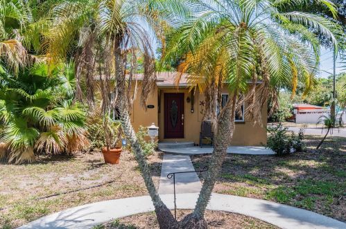 5101 Burlington Ave, Saint Petersburg, FL 33710-8136