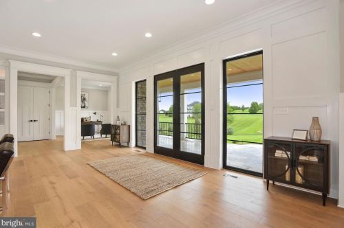 16067 Waterford Crk Cir, Hamilton VA  20158-3342 exterior