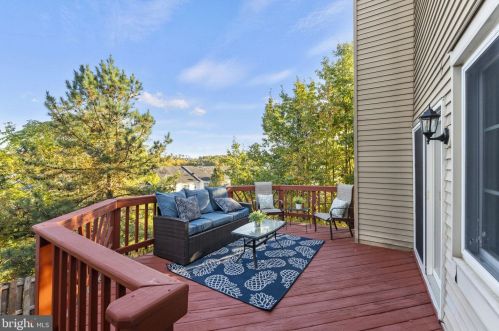 16869 Miranda Ln, Woodbridge VA  22191-5142 exterior