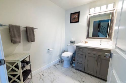 6160 Pacific Coast Hwy, Redondo Beach CA  90277-5907 exterior