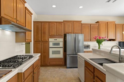 2011 Stockman Cir, Folsom CA  95630-6236 exterior