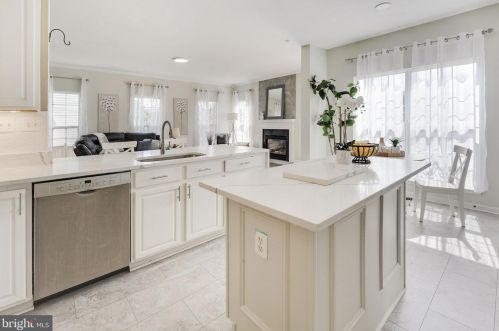 8778 Grantham Ct, Bristow VA  20136-2030 exterior