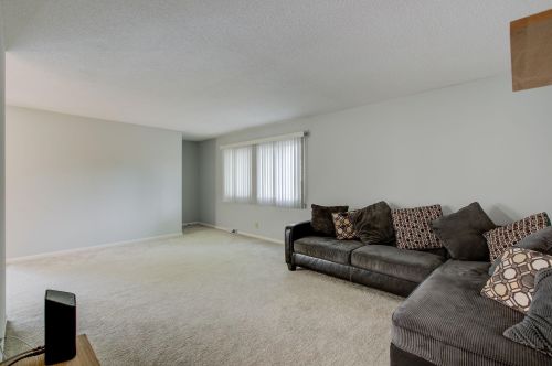 4850 Grenwich Trl, Saint Paul, MN 55128-2012