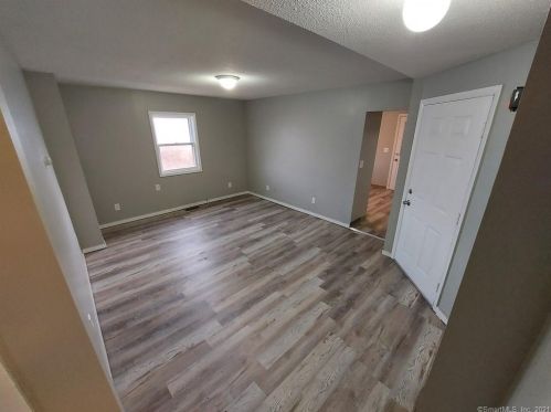 13 Grn St, Waterbury CT  06708-3538 exterior