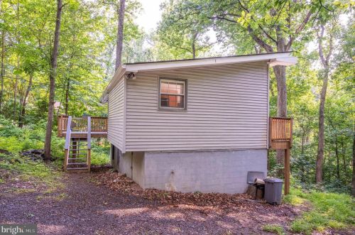 467 Freeze Rd, Linden VA  22642-5527 exterior