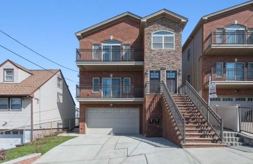 1412 91st St, North Bergen, NJ 07047-4423