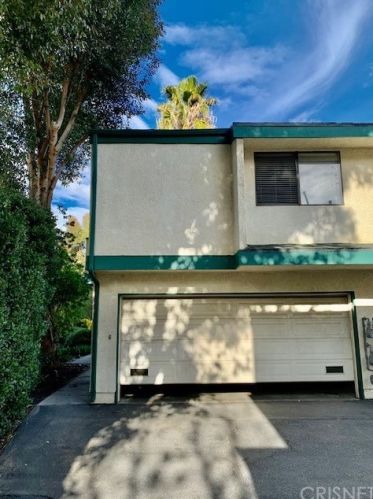 23552 Newhall Ave, Santa Clarita, CA 91321-3165