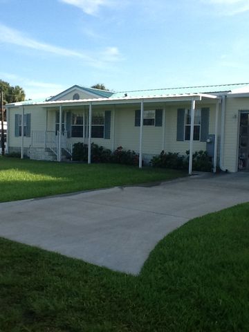 1027 Chestnut Ln, Moore Haven, FL 33471-5017