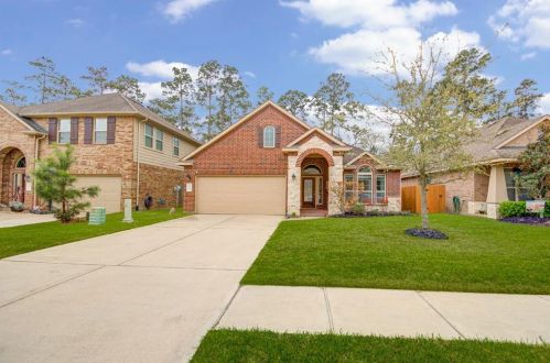 2439 Garden Shadow Dr, Conroe TX  77384-2124 exterior
