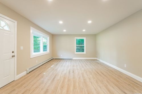 92 Bartlett Rd, Middle Island NY  11953-1811 exterior