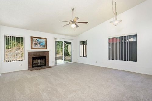 911 Concord Ct, Vista CA  92081-8925 exterior