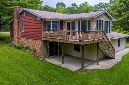 215 Jamestown Rd, Greenville, PA 16125-9201