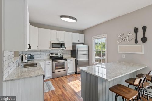 307 Dundee Pl, Fredericksburg VA  22405-2087 exterior