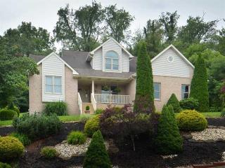 105 Dogwood Ct, Jeannette, PA 15644-4021