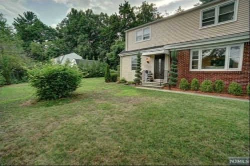 775 Kinderkamack Rd, River Edge NJ  07661-2414 exterior