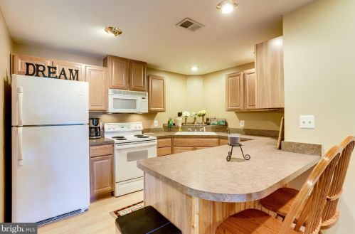 3714 Mountain Rd, Haymarket VA  20169-1739 exterior