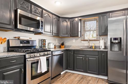 6 Indian Queen Ln, Lumberton Township NJ  08048-3024 exterior