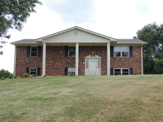 6864 Westgate Cir, Talbott, TN 37877-8410