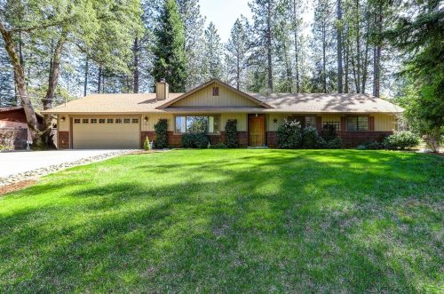 19204 Connie Dr, Grass Valley, CA 95949-7135