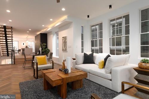 2037 Locust St, Philadelphia PA  19103-5613 exterior