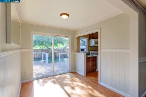 2704 Crescent Dr, Concord CA 94520-1919 exterior