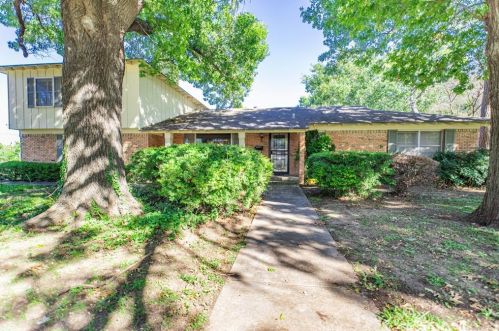 10322 Gooding Dr, Dallas, TX 75229-6213