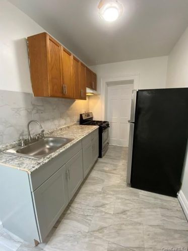 207 Prospect Ave, Mount Vernon NY  10550-2347 exterior