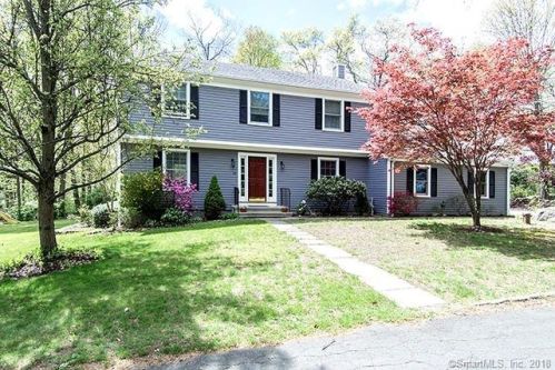 28 Old Rock Ln, Norwalk, CT 06850-2231