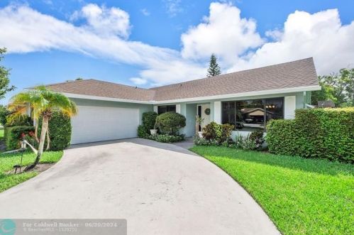 21044 Shady Vista Ln, Boca Raton FL  33428-1158 exterior